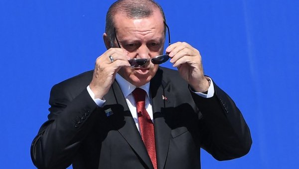 ПАРТИБРЕЈКЕР РЕМЕТИ НАТО ПЛАНОВЕ: Реџеп Тајип Ердоган утврђује доминацију