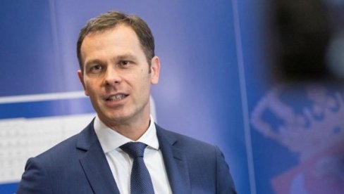MIKRO FIRME SU ĆELIJE RAZVOJA NAŠE EKONOMIJE Mali: Nemaju istoriju iza sebe, već samo veliku energiju i preduzetnički duh MIKRO FIRME SU ĆELIJE RAZVOJA NAŠE EKONOMIJE Mali: Nemaju istoriju iza sebe, već samo veliku energiju i preduzetnički duh