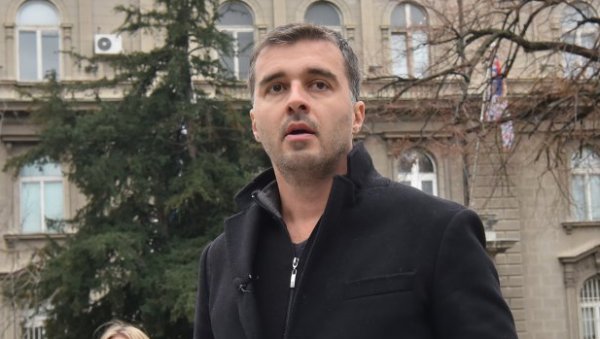 ЧИЈИ ЈЕ САВО: Манојловић постао херој Куртијевих медија јер је против Вучића и развоја Србије