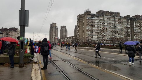 VUČIĆ O BLOKADAMA: Naše je da razgovaramo sa ljudima VUČIĆ O BLOKADAMA: Naše je da razgovaramo sa ljudima