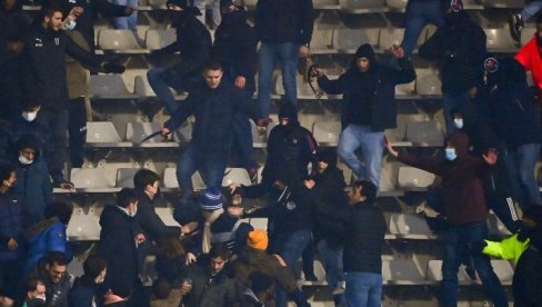 NEVIĐENO VARVARSTVO U FRANCUSKOJ: Duh engleskih huligana zapanjio celu državu - navijači bacani niz stepenice, spasavali decu... (VIDEO) NEVIĐENO VARVARSTVO U FRANCUSKOJ: Duh engleskih huligana zapanjio celu državu - navijači bacani niz stepenice, spasavali decu... (VIDEO)