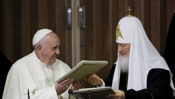 ВАТИКАН ШАЉЕ СИГНАЛЕ: Папа жели договор са православљем, известан састанак са руским патријархом