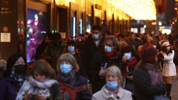 ПАДАЈУ МАСКЕ: У Француској од данас престају да важе поједине мере против корона вируса
