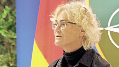 LAMBREHT O PRIJEMU UKRAJINE U NATO: Nemačka ministarka ističe da je Kijev slobodan u izboru saveza, ali da situacija mora da se uzme u obzir LAMBREHT O PRIJEMU UKRAJINE U NATO: Nemačka ministarka ističe da je Kijev slobodan u izboru saveza, ali da situacija mora da se uzme u obzir