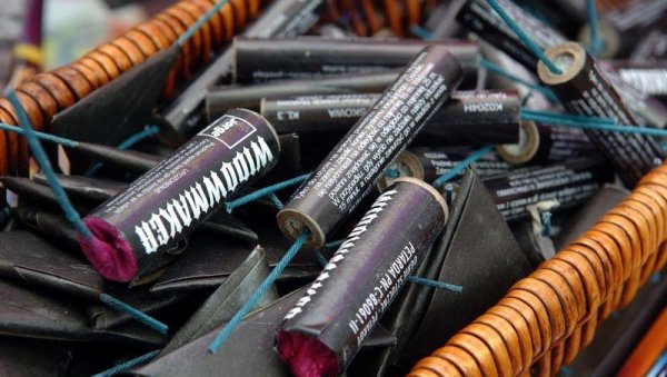 ПРАЗНИКЕ ОБЕЛЕЖИТЕ БЕЗ УПОТРЕБЕ ПИРОТЕХНИКЕ: МУП и Црвени крст Србије упутили упозорење грађанима