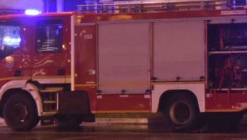 U POŽARU KOD ŠAPCA STRADALA JEDNA OSOBA: Vatra zahvatila pomoćni objekat U POŽARU KOD ŠAPCA STRADALA JEDNA OSOBA: Vatra zahvatila pomoćni objekat