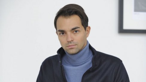 OGLASIO SE FILIP ČUKANOVIĆ: Povukao se pre 3 godine, osedeo i promenio frizuru, a sad pokazao majku (FOTO) OGLASIO SE FILIP ČUKANOVIĆ: Povukao se pre 3 godine, osedeo i promenio frizuru, a sad pokazao majku (FOTO)