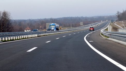 PLJAČKALI STRANCE NA AUTO-PUTEVIMA U SRBIJI: Tužilaštvo u Smederevu traži po 20 godina zatvora za tročlanu bandu