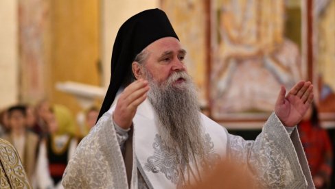 ВЕЛИКИ ПОТРЕС ЗА ЦЕО СРПСКИ НАРОД: Митрополит Јоаникије на помену страдалима у акцији Бљесак ВЕЛИКИ ПОТРЕС ЗА ЦЕО СРПСКИ НАРОД: Митрополит Јоаникије на помену страдалима у акцији Бљесак
