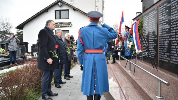 СРПСКА ЈЕДИНА ИМА СМИСЛА: Почело обележавање 9. јануара - Дана Републике