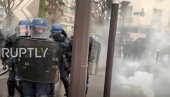 U PARIZU I TRAMPOV SAVETNIK: Sto hiljada ljudi na protestima u Francuskoj protiv vakcinalne propusnice