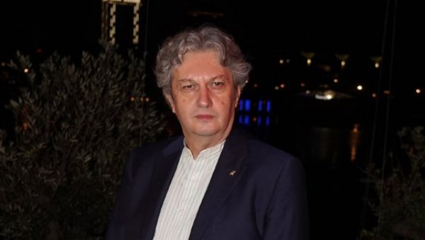 ИСТИНА ЈЕ... Прво оглашавање Миломира Марића након одласка са Хепи телевизије ИСТИНА ЈЕ... Прво оглашавање Миломира Марића након одласка са Хепи телевизије