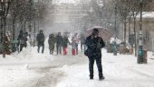 SNEG ZAVEJAO SMEDEREVO: Saobraćaj usporen, tokom dana došlo do nekoliko nezgoda (FOTO)