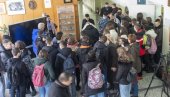 TALENTI NA DOPUNSKOJ  NASTAVI: Zimska škola fizike u Trebinju okupila učenike iz Srpske i Srbije