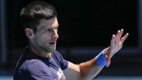 ĐOKOVIĆ JE PRVI KANDIDAT ZA TROFEJ: Legendarni Britanac smatra da je Novak najveći favorit na Australijan openu ĐOKOVIĆ JE PRVI KANDIDAT ZA TROFEJ: Legendarni Britanac smatra da je Novak najveći favorit na Australijan openu