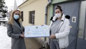 ЗЛАТНИК И 50.000 ДИНАРА ЗА ЛУКУ ЛЕГЕНА: Градоначелница даровала прворођену бебу у Вршцу
