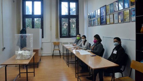REZULTATI REFERENDUMA: U Negotinu 75,4% glasača zaokružilo da, Kladovu 70,1%, Majdanpeku 63,1 a Boru 52,3% REZULTATI REFERENDUMA: U Negotinu 75,4% glasača zaokružilo da, Kladovu 70,1%, Majdanpeku 63,1 a Boru 52,3%