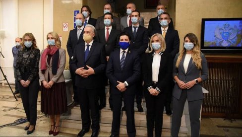 IZBORI PRE PADA VLADE: Crna Gora u dubokoj krizi vlasti, ustavne mogućnosti određuju sledeće korake sukobljenih strana IZBORI PRE PADA VLADE: Crna Gora u dubokoj krizi vlasti, ustavne mogućnosti određuju sledeće korake sukobljenih strana