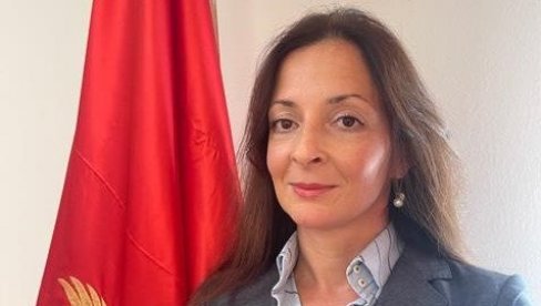 KONTRAVIZITA NA BRODU: Uprava prihoda i carina kontroliše tovare KONTRAVIZITA NA BRODU: Uprava prihoda i carina kontroliše tovare