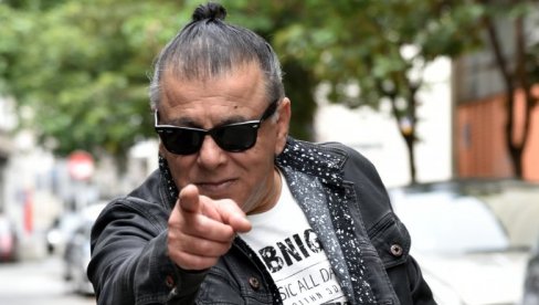 AKI RAHIMOVSKI DOBIO DETE U 64. GODINI: Voleo je skoro tri decenije mlađu Slovenku AKI RAHIMOVSKI DOBIO DETE U 64. GODINI: Voleo je skoro tri decenije mlađu Slovenku