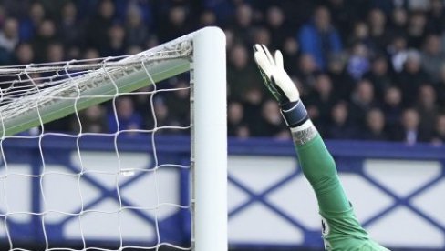 ДА ЛИ ЈЕ МОГУЋЕ... Славни голман у шоку: Можда сам одиграо последњи меч у каријери!