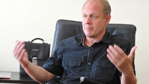 SAMO MAGLA I OPSENA ZA NAIVNE: Bojan Panaotović o sudbini zahteva SNP-a da se hitno potpiše Temljni ugovor sa SPC SAMO MAGLA I OPSENA ZA NAIVNE: Bojan Panaotović o sudbini zahteva SNP-a da se hitno potpiše Temljni ugovor sa SPC