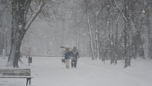 ZIMA ĆE ZALEDITI SRBIJU? Tokom noći pašće i do 20 centimetara snega, a evo kakvo nas vreme čeka narednih dana ZIMA ĆE ZALEDITI SRBIJU? Tokom noći pašće i do 20 centimetara snega, a evo kakvo nas vreme čeka narednih dana