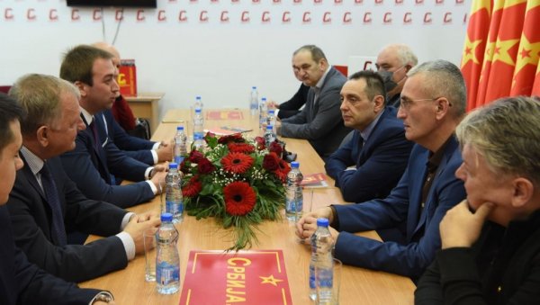 ПОКРЕТ СОЦИЈАЛИСТА РЕАГОВАО НА ИЗЈАВЕ УГЉАНИНА И СДА Свако попуштање пред онима који псују српску мајку и Христа води отцепљењу рашке ПОКРЕТ СОЦИЈАЛИСТА РЕАГОВАО НА ИЗЈАВЕ УГЉАНИНА И СДА Свако попуштање пред онима који псују српску мајку и Христа води отцепљењу рашке