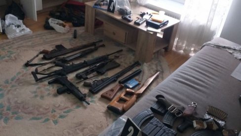 UHAPŠENE UBICE KENINA LUKAČA: Rasvetljena likvidacija u Pofalićima UHAPŠENE UBICE KENINA LUKAČA: Rasvetljena likvidacija u Pofalićima