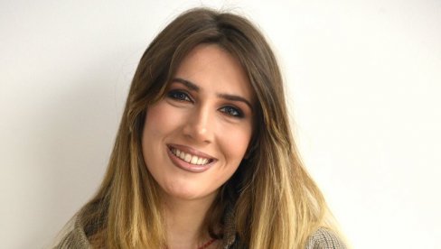 VOLELA BIH DA SAM KAO JELISAVETA: Srna Đenadić o ulogama u Kolu sreće, i filmu Trag divljači VOLELA BIH DA SAM KAO JELISAVETA: Srna Đenadić o ulogama u Kolu sreće, i filmu Trag divljači