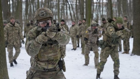 САДА ЈЕ И ЗВАНИЧНО, ЗЕЛЕНСКИ ОДРЕШИО КЕСУ: Украјина званично покренула регрутацију добровољаца узраста од 18 до 24 година