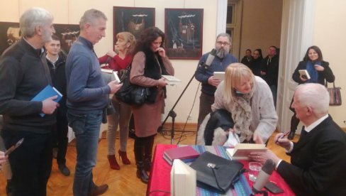 ONAMO NAMO MEĐU SUBOTIČANIMA: U SKC Sveti Sava predstavljena nova knjiga Matije Bećkovića u izdanju Kompanije Novosti ONAMO NAMO MEĐU SUBOTIČANIMA: U SKC Sveti Sava predstavljena nova knjiga Matije Bećkovića u izdanju Kompanije Novosti