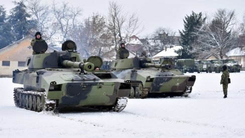 SPREMNI ZA BORBU U SVAKOM TRENUTKU: Obuka na samohodnim haubicama gvozdika SPREMNI ZA BORBU U SVAKOM TRENUTKU: Obuka na samohodnim haubicama gvozdika