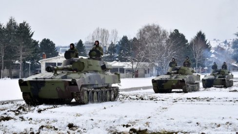 POZIV NA DOBOROVOLJNO SLUŽENJE VOJNOG ROKA: Za rođene od 1. januara 1992. i 31. decembra 2003. POZIV NA DOBOROVOLJNO SLUŽENJE VOJNOG ROKA: Za rođene od 1. januara 1992. i 31. decembra 2003.
