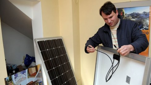ZA ZAMENU SOLARNIH PANELA 10 MILIONA: Poziv GO Zvezdara u okviru projekta namenjenog energetskom saniranju ZA ZAMENU SOLARNIH PANELA 10 MILIONA: Poziv GO Zvezdara u okviru projekta namenjenog energetskom saniranju
