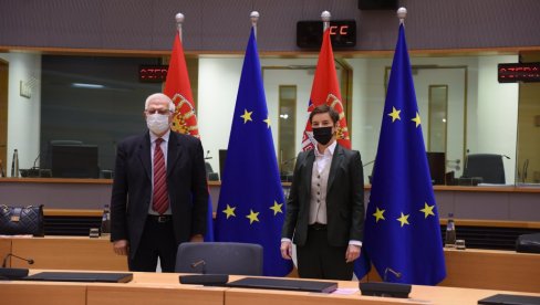 BRNABIĆEVA U BRISELU SA BORELJOM I VARHEIJEM: Srbija je posvećena nastavku procesa evropskih integracija BRNABIĆEVA U BRISELU SA BORELJOM I VARHEIJEM: Srbija je posvećena nastavku procesa evropskih integracija