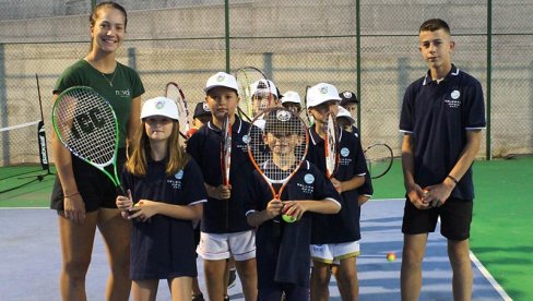 CILJ TOP 10 JUNIORA: Lola Radivojević u osmini finala juniorskog AO CILJ TOP 10 JUNIORA: Lola Radivojević u osmini finala juniorskog AO