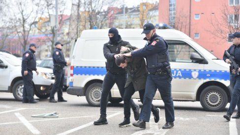 MISLILI KOKAIN, A ZAPLENILI KREATIN: Veštačenje praha oduzetog u akciji Kodeks, demantovalo banjalučku policiju MISLILI KOKAIN, A ZAPLENILI KREATIN: Veštačenje praha oduzetog u akciji Kodeks, demantovalo banjalučku policiju
