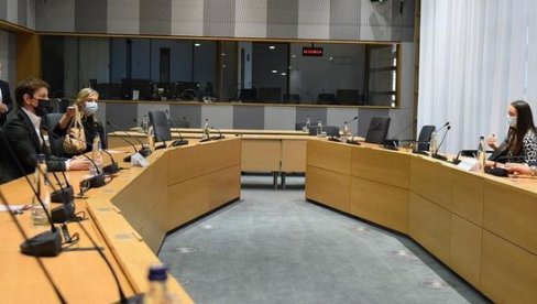U UNIJU BEZ PORICANJA GENOCIDA: Premijerka sa briselskim liderima na Savetu za stabilizaciju i pridruživanje U UNIJU BEZ PORICANJA GENOCIDA: Premijerka sa briselskim liderima na Savetu za stabilizaciju i pridruživanje