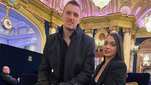 ŽIVOT JE KAO KOCKA: Danilo Anđušić se uvek kladi na porodicu ŽIVOT JE KAO KOCKA: Danilo Anđušić se uvek kladi na porodicu