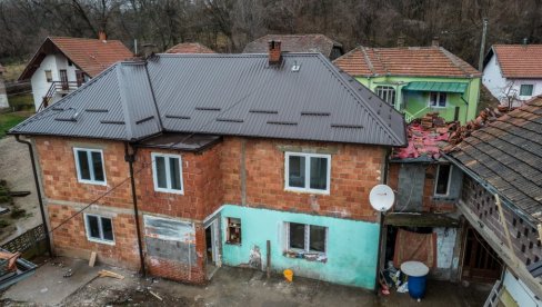 UREDILI DOM ZA SEDMORO DECE: Humani ljudi renovirali kuću porodice Antić u Gornjoj Mutnici kod Paraćina UREDILI DOM ZA SEDMORO DECE: Humani ljudi renovirali kuću porodice Antić u Gornjoj Mutnici kod Paraćina