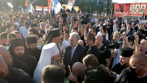 SAD MU KRIVE I VLADIKE: Zdravko Krivokapić o nepotpisivanju Temeljnog ugovora, Mitropolija ne podržava nijednu političku opciju SAD MU KRIVE I VLADIKE: Zdravko Krivokapić o nepotpisivanju Temeljnog ugovora, Mitropolija ne podržava nijednu političku opciju