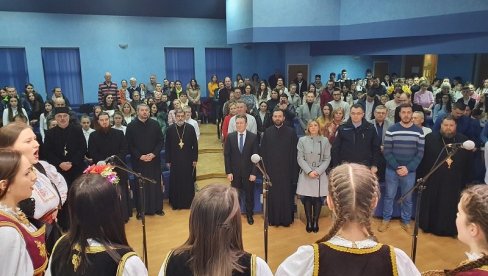 SAVINDAN POD MAJEVICOM: U Ugljeviku već počeli da proslavljaju u čast srpskog prosvetitelja (FOTO) SAVINDAN POD MAJEVICOM: U Ugljeviku već počeli da proslavljaju u čast srpskog prosvetitelja (FOTO)