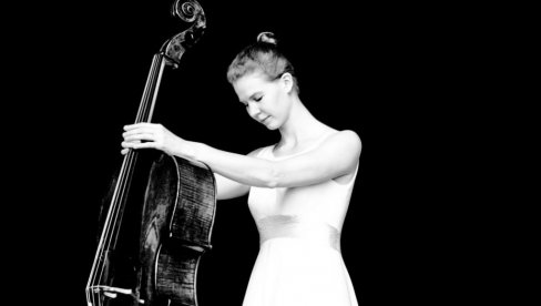 FILHARMONIJSKI KONCERT NA 300 GODINA STAROM VIOLONČELU: Prvi put na Kolarcu mlada violončelistkinja Harijet Krejh sa Filharmonijom