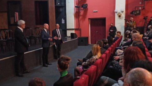 GOTOVO POLA VEKA VERNI SVOJOJ PUBLICI: Svečanost povodom rođendana Novosadskog pozorišta GOTOVO POLA VEKA VERNI SVOJOJ PUBLICI: Svečanost povodom rođendana Novosadskog pozorišta