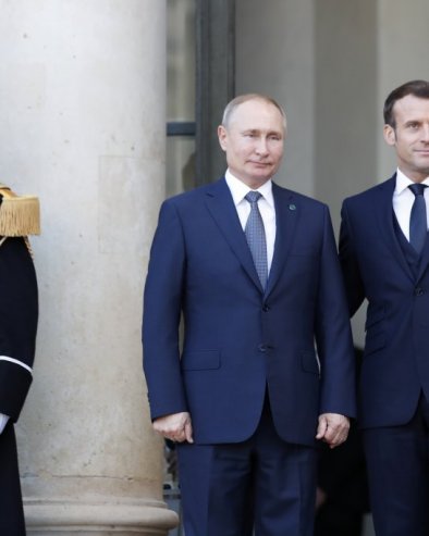 ПЕСКОВ ЈАСАН: Контакти са Паризом постоје, али нису значајни