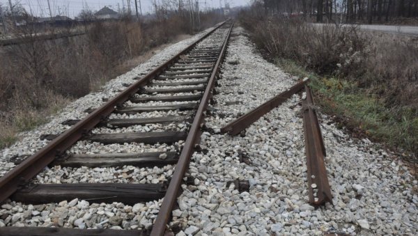 У ЗАБОРАВ ПОСЛАТО 14 ПРУГА ВОЈВОДИНЕ: Инфраструктура железнице продала 435 километара шина, уклaњају се и прагови, као опасан отпад