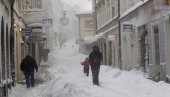 POLARNI VRTLOG NADVIJA SE NAD SRBIJOM: Meteorolog Ristić najavio - Stiže nam prvi sneg, mogući su i zemljotresi