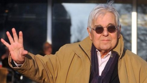 BRANKU CVEJIĆU SE BORE ZA ŽIVOT: Glumac priključen na kiseonik, teška situacija nakon operacije BRANKU CVEJIĆU SE BORE ZA ŽIVOT: Glumac priključen na kiseonik, teška situacija nakon operacije