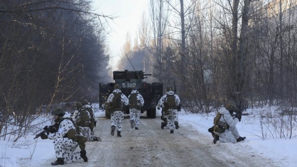 НЕМАЧКА МИНИСТАРКА ОДБРАНЕ ОВАКО ЗАМИШЉА СУКОБ: Бербок - “Руски напад” биће пре тајна операција него офанзива